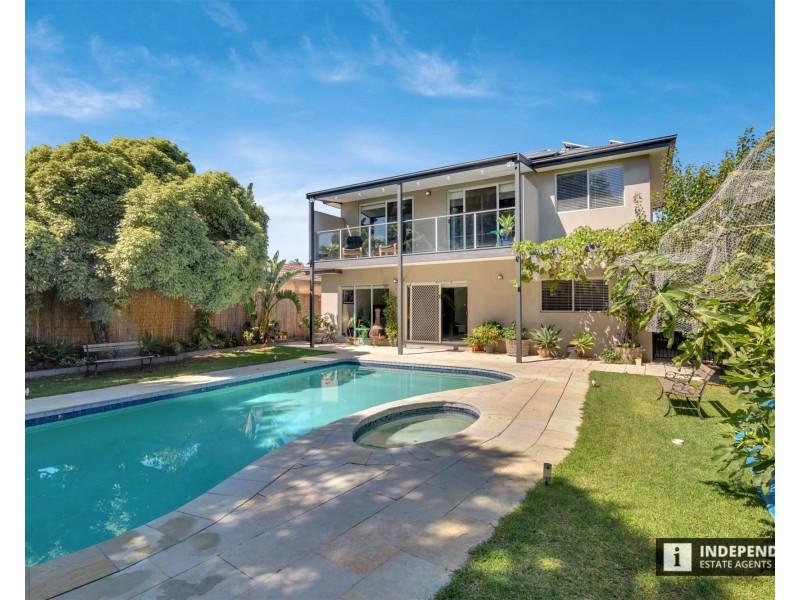 24 McDonald Street, Melton South VIC 3338