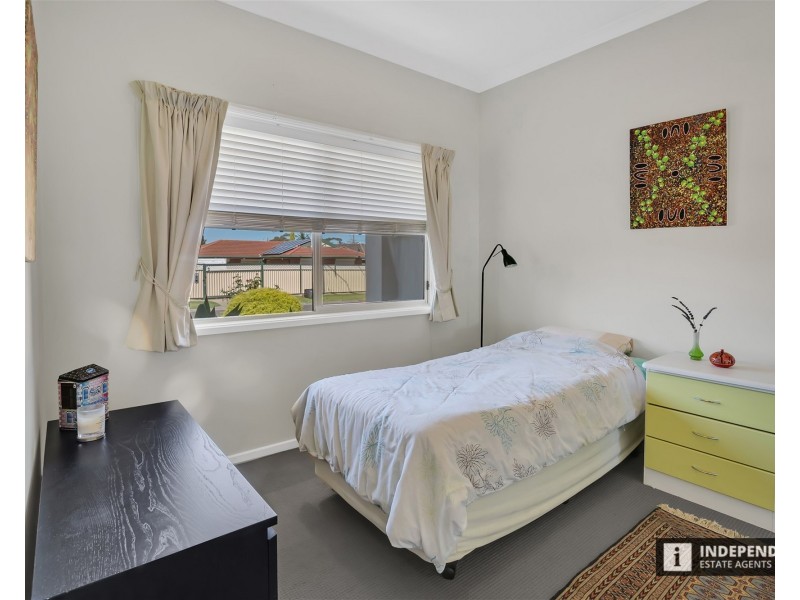 24 McDonald Street, Melton South VIC 3338