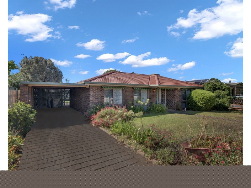 35  Connel Drive, Melton South VIC 3338