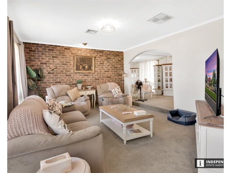 35  Connel Drive, Melton South VIC 3338