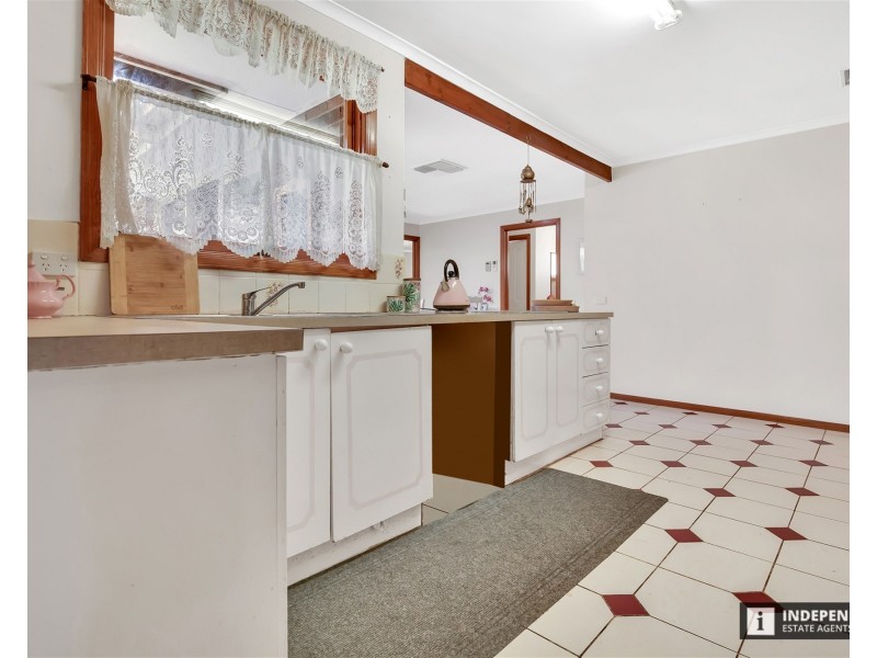 35  Connel Drive, Melton South VIC 3338