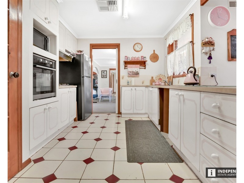 35  Connel Drive, Melton South VIC 3338