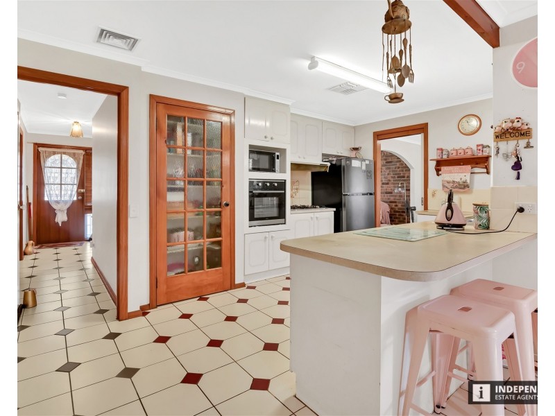 35  Connel Drive, Melton South VIC 3338