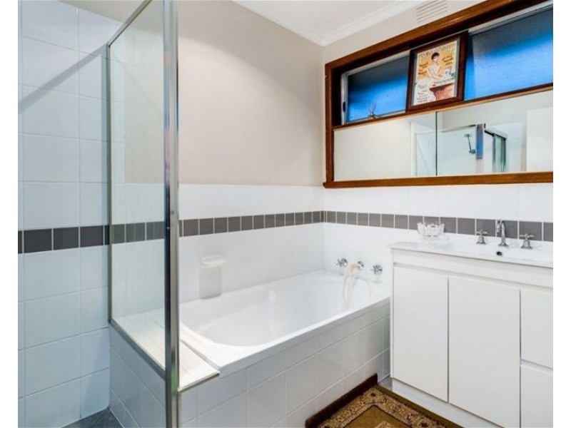 2/19 Cranbourne Drive, Cranbourne VIC 3977