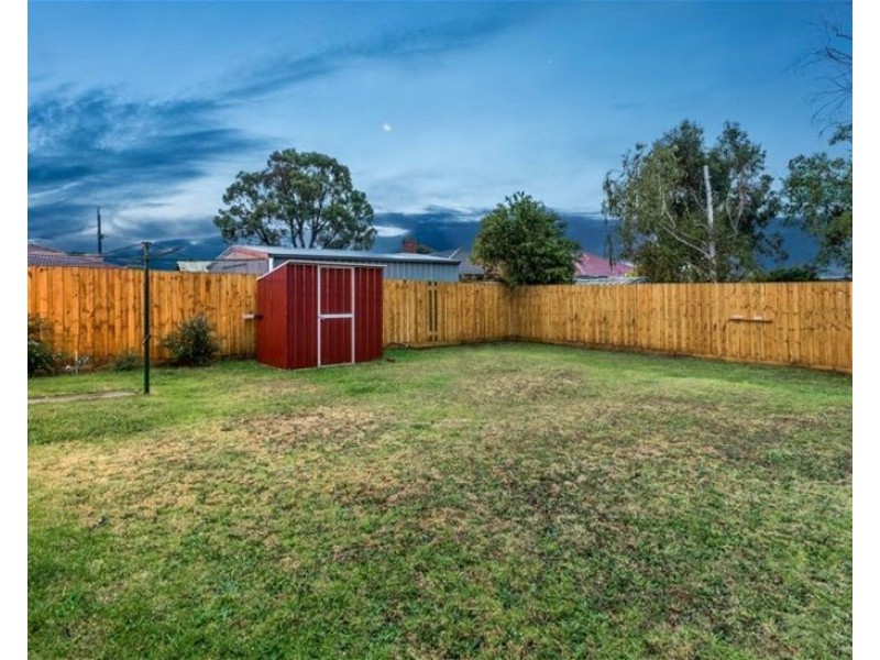2/19 Cranbourne Drive, Cranbourne VIC 3977