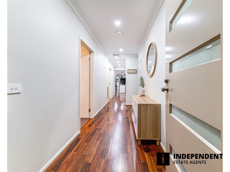 30 Lancelot Avenue, Clyde VIC 3978