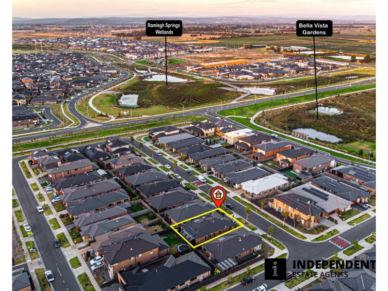 30 Lancelot Avenue, Clyde VIC 3978