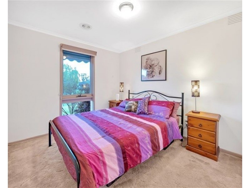 10 Elaine court, Cranbourne VIC 3977