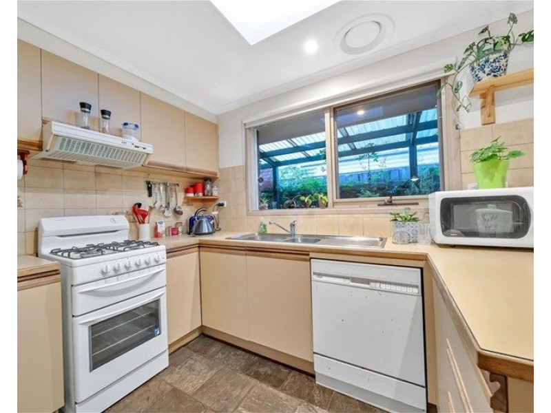 10 Elaine court, Cranbourne VIC 3977