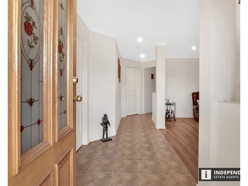 26 Flinders Road, Melton South VIC 3338