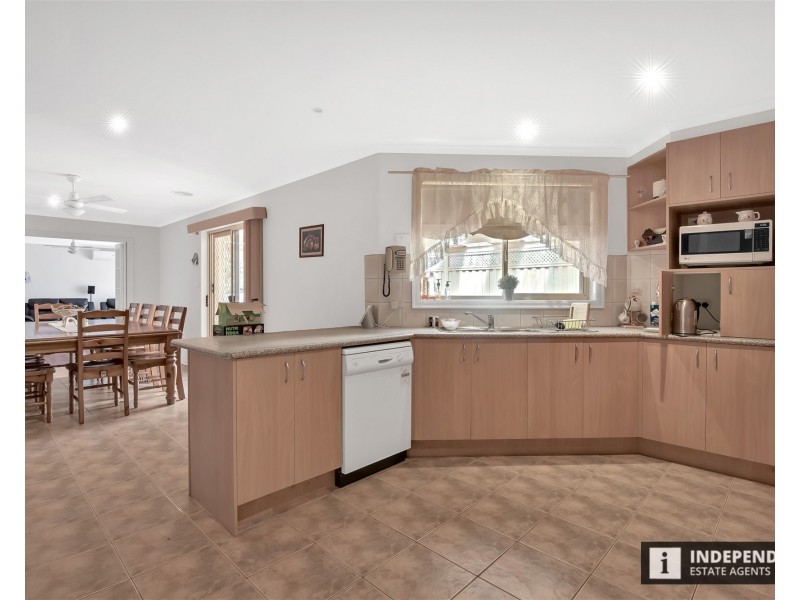 26 Flinders Road, Melton South VIC 3338