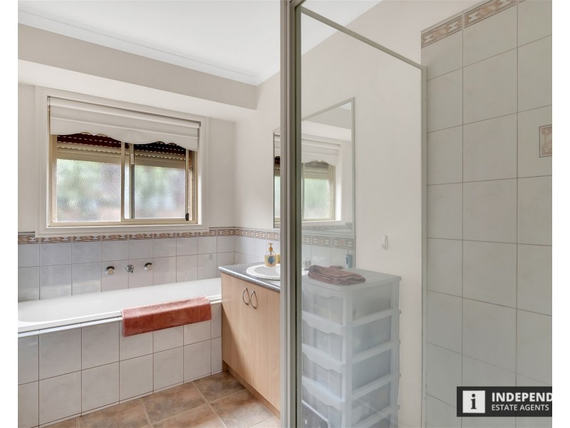 26 Flinders Road, Melton South VIC 3338