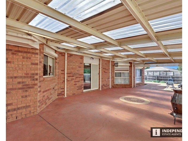 26 Flinders Road, Melton South VIC 3338
