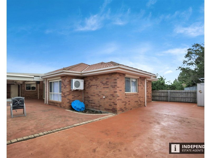 26 Flinders Road, Melton South VIC 3338