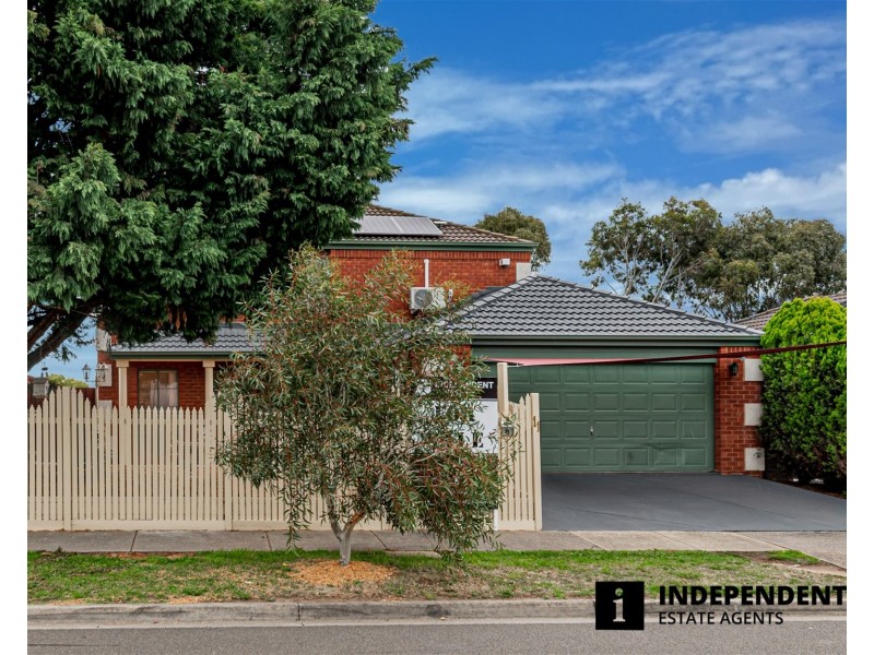 11 Scarborough Avenue, Cranbourne West VIC 3977