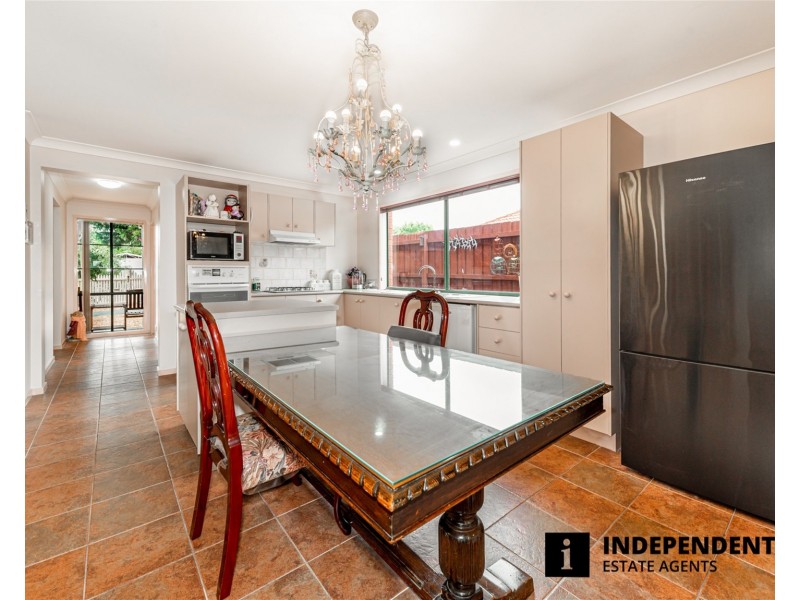 11 Scarborough Avenue, Cranbourne West VIC 3977