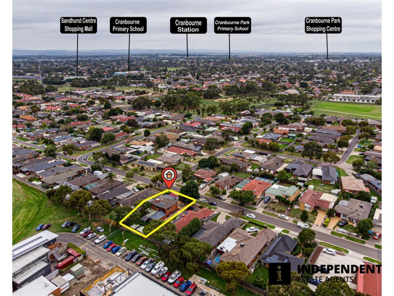 11 Scarborough Avenue, Cranbourne West VIC 3977