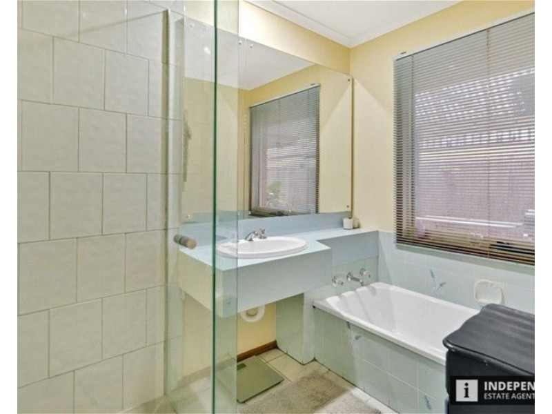 2 Northcott Street, Melton South VIC 3338