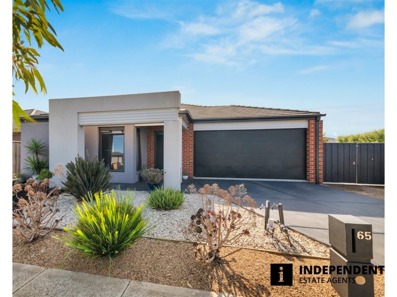65 Avonbury Circuit, Cranbourne West VIC 3977