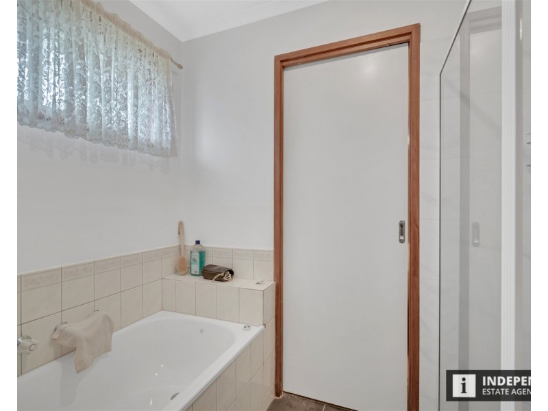 1 Bree Court, Kurunjang VIC 3337