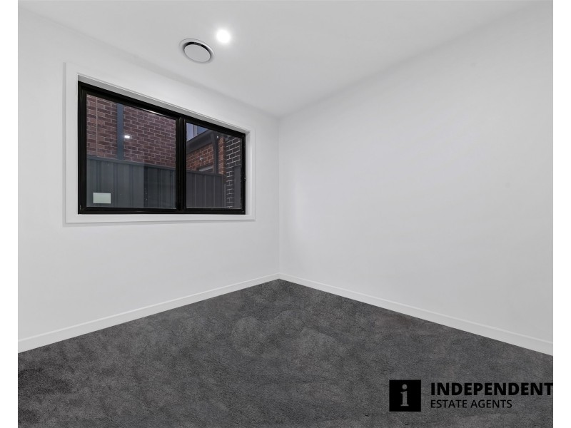 16  Magenta street, Clyde North VIC 3978