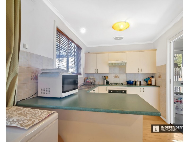 5  Flinders Road, Melton South VIC 3338