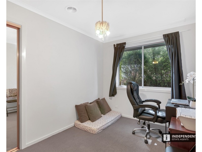 5  Flinders Road, Melton South VIC 3338