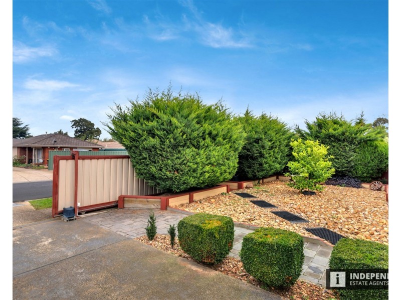 26  Acacia Crescent, Melton South VIC 3338