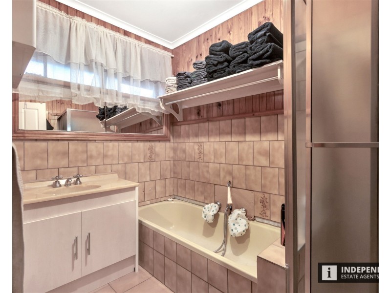 26  Acacia Crescent, Melton South VIC 3338