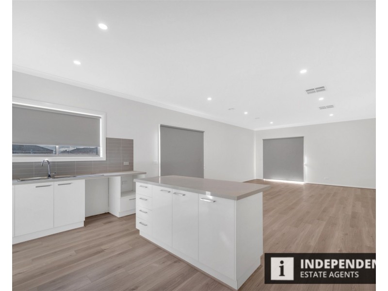 48  Moroka Avenue, Melton South VIC 3338