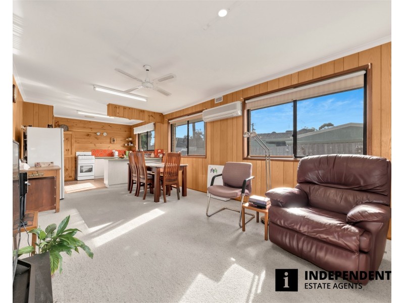 4 Lowan Court, Frankston VIC 3199