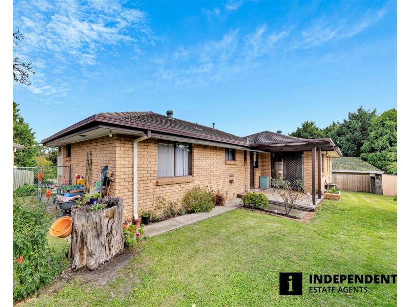 4 Lowan Court, Frankston VIC 3199