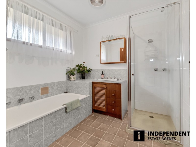 4 Lowan Court, Frankston VIC 3199