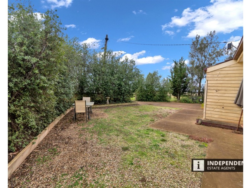 10 Finchley Court, Mount Cottrell VIC 3024