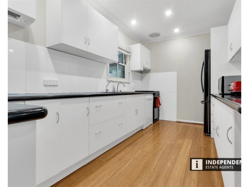 10 Finchley Court, Mount Cottrell VIC 3024