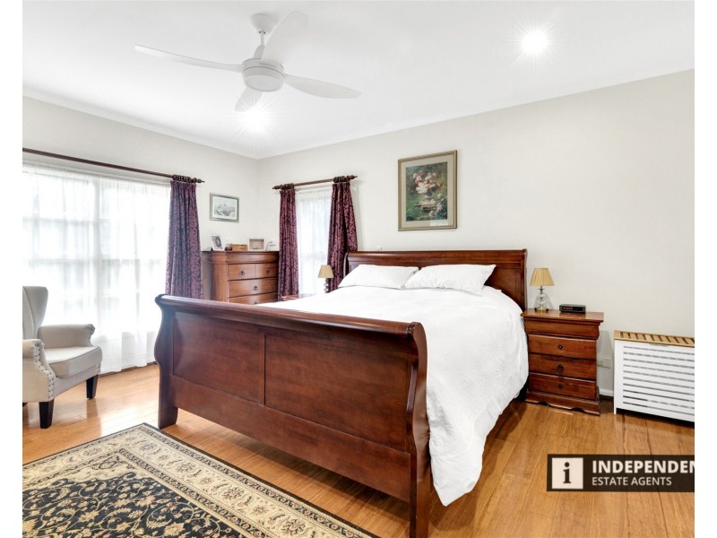 10 Finchley Court, Mount Cottrell VIC 3024