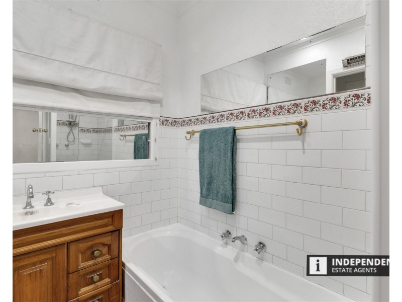 10 Finchley Court, Mount Cottrell VIC 3024