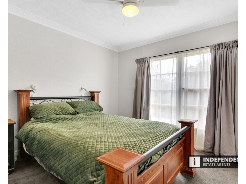 10 Finchley Court, Mount Cottrell VIC 3024