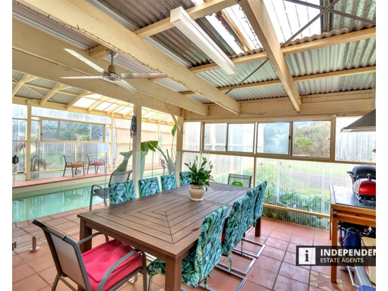 10 Finchley Court, Mount Cottrell VIC 3024