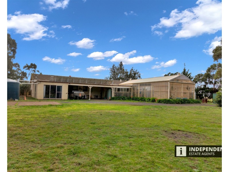 10 Finchley Court, Mount Cottrell VIC 3024