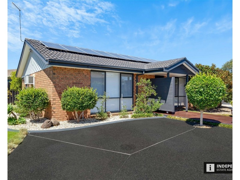 3 Phelan drive, Cranbourne North VIC 3977