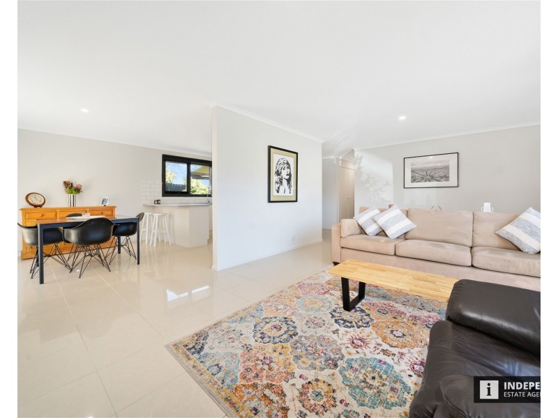 3 Phelan drive, Cranbourne North VIC 3977