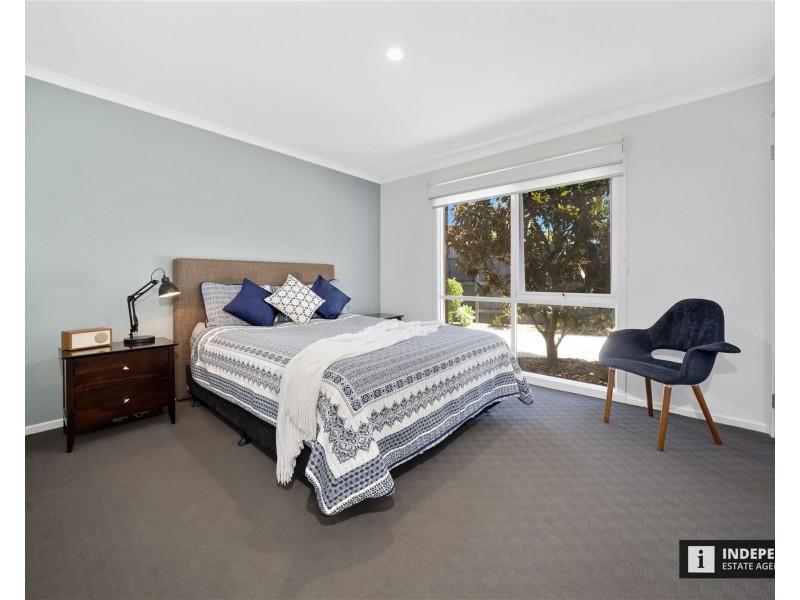 3 Phelan drive, Cranbourne North VIC 3977