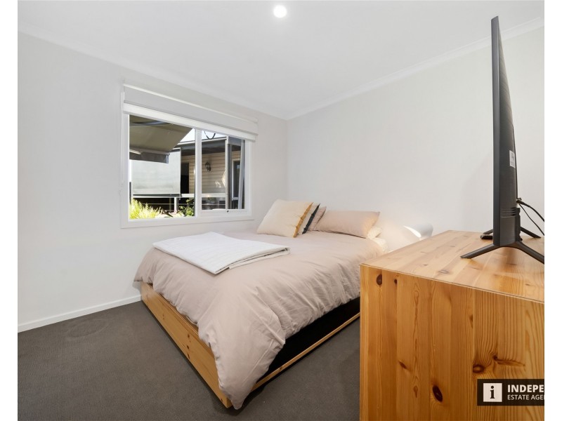 3 Phelan drive, Cranbourne North VIC 3977