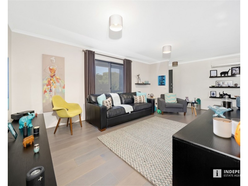3 Phelan drive, Cranbourne North VIC 3977