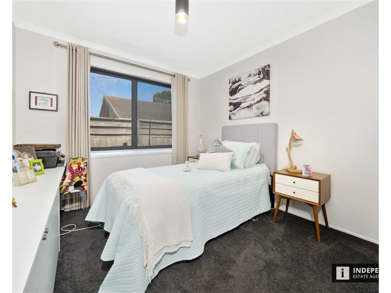 3 Phelan drive, Cranbourne North VIC 3977