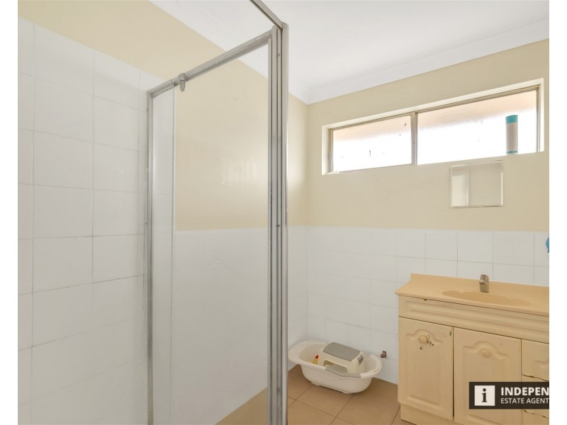 24 Blaxland Road, Melton South VIC 3338