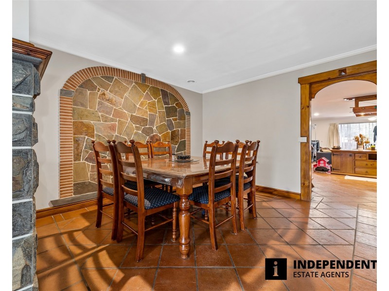 24 Merrijig Avenue, Cranbourne VIC 3977