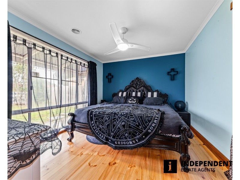 24 Merrijig Avenue, Cranbourne VIC 3977