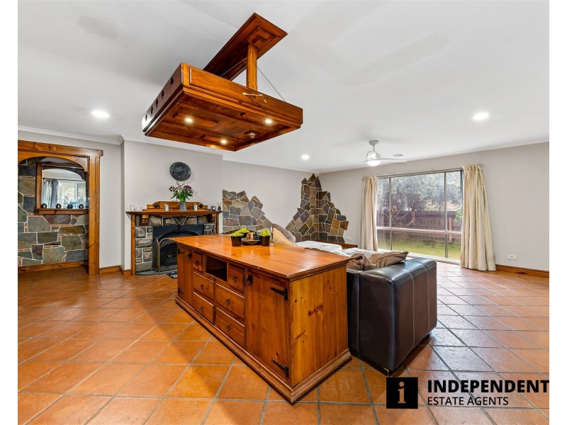 24 Merrijig Avenue, Cranbourne VIC 3977